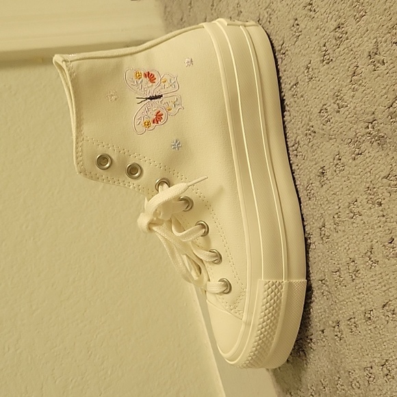 Converse Chuck Taylor All Star Lift Butterfly Wings Platform Sneaker - Picture 3 of 9